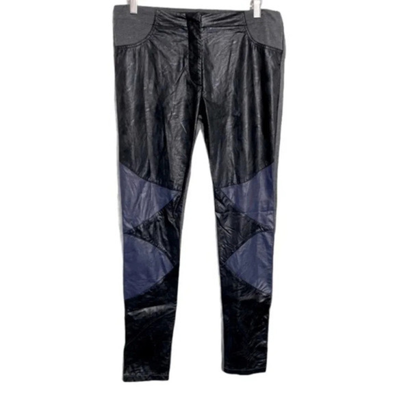Janet Paris L faux leather front‎ pull on pants - Picture 4 of 10